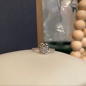 Pandora Floral Daisy Lace Ring Size 9/60